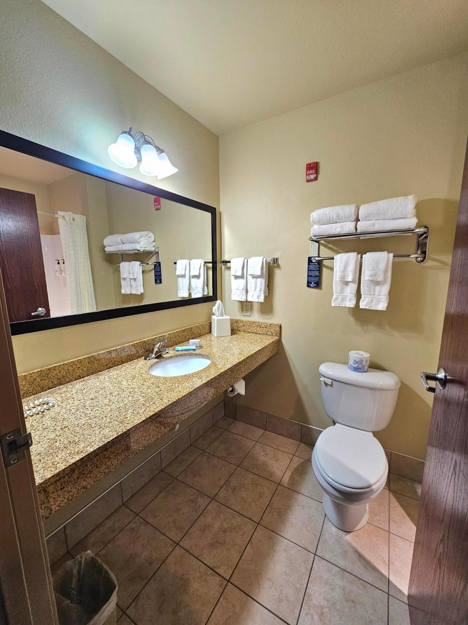 Cobblestone Inn & Suites - Clintonville Dış mekan fotoğraf