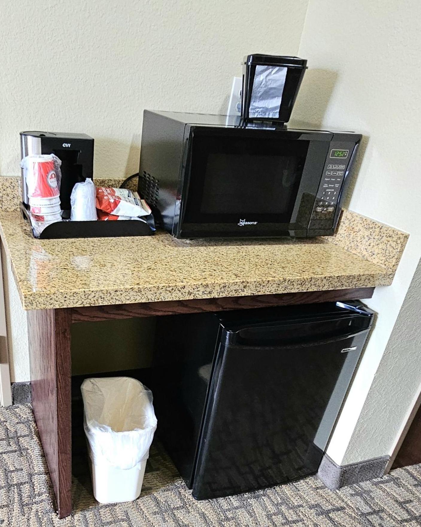 Cobblestone Inn & Suites - Clintonville Dış mekan fotoğraf